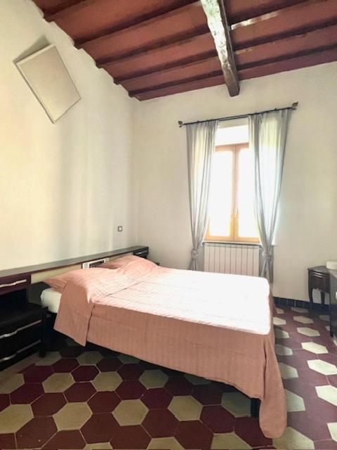 2 Parcheggio Privato E Giardino Siena